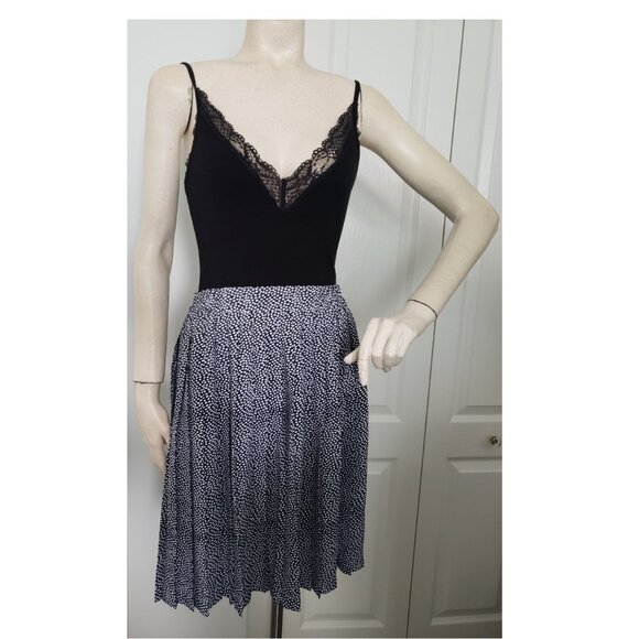 Vintage Stylist Pleated Navy and White Polka dot skirt with pockets - Picture 1 of 11